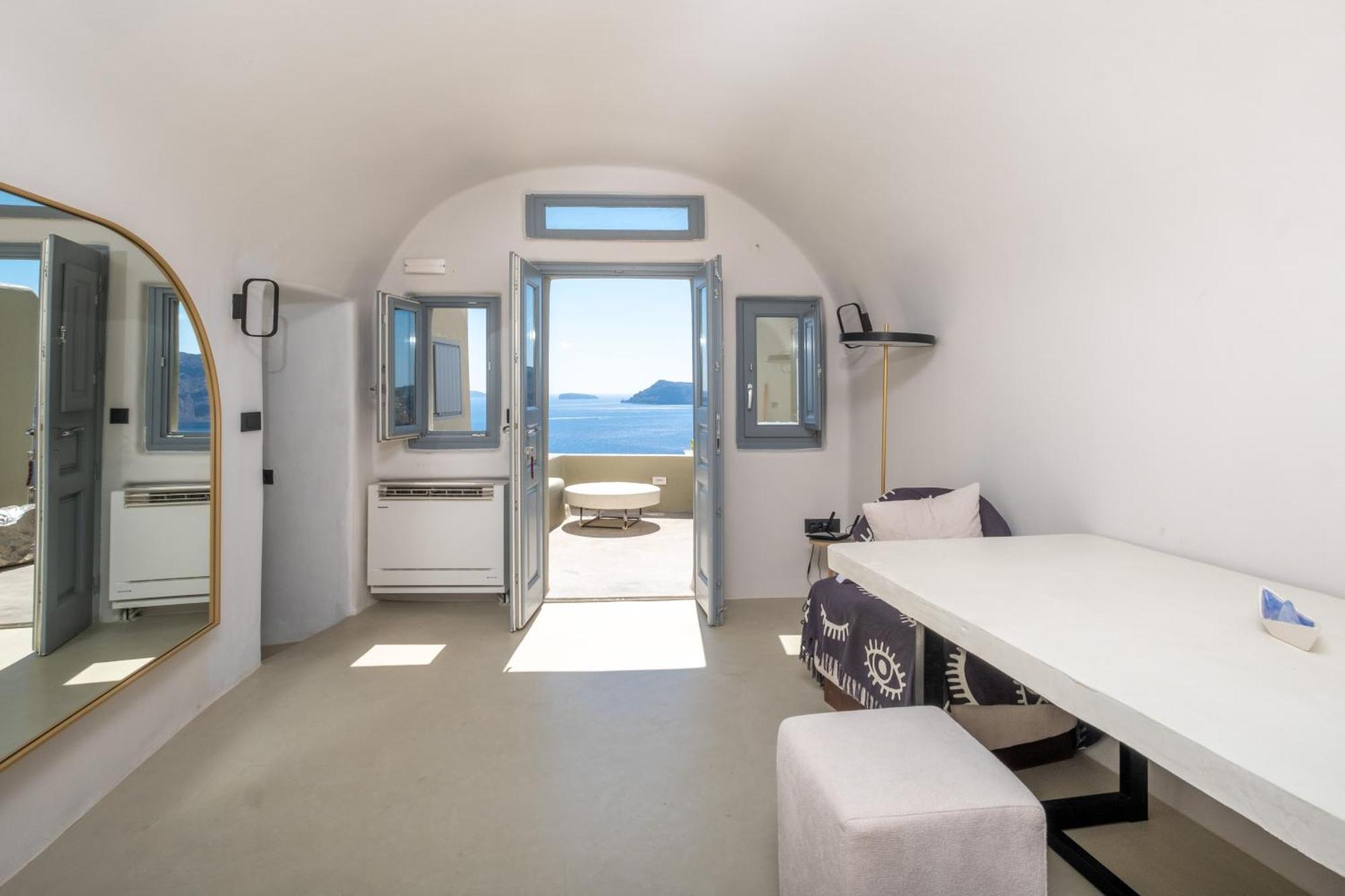 Santoroia Luxury Suites By Caldera Houses Exterior photo