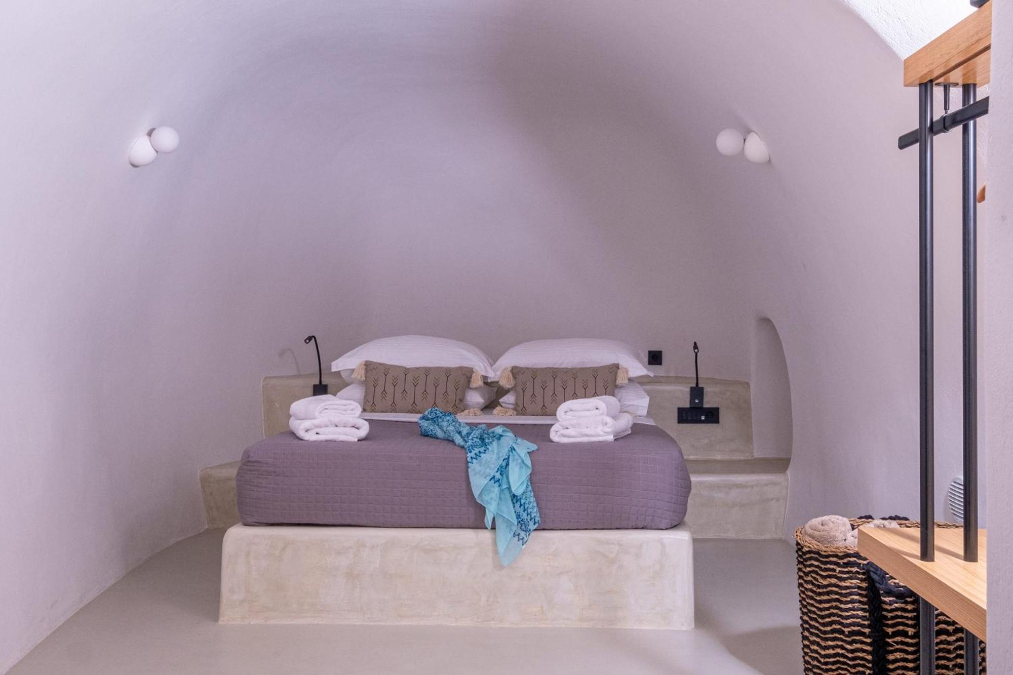 Santoroia Luxury Suites By Caldera Houses Exterior photo